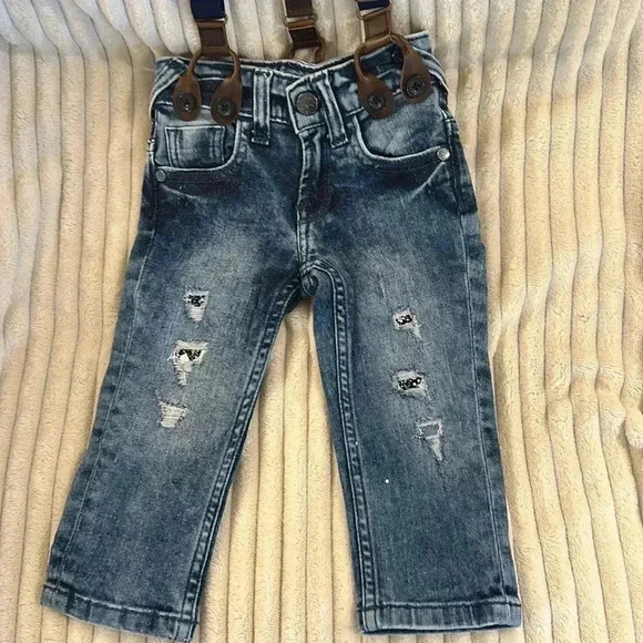 United Colors of Benetton - LIKE new denim pants with suspenders. Size 12 months - Picture 2 of 6